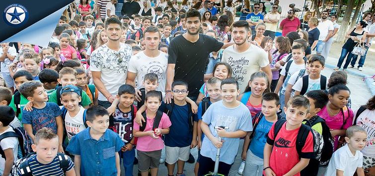 Σε σχολείο το πρωί, προπόνηση το απόγευμα